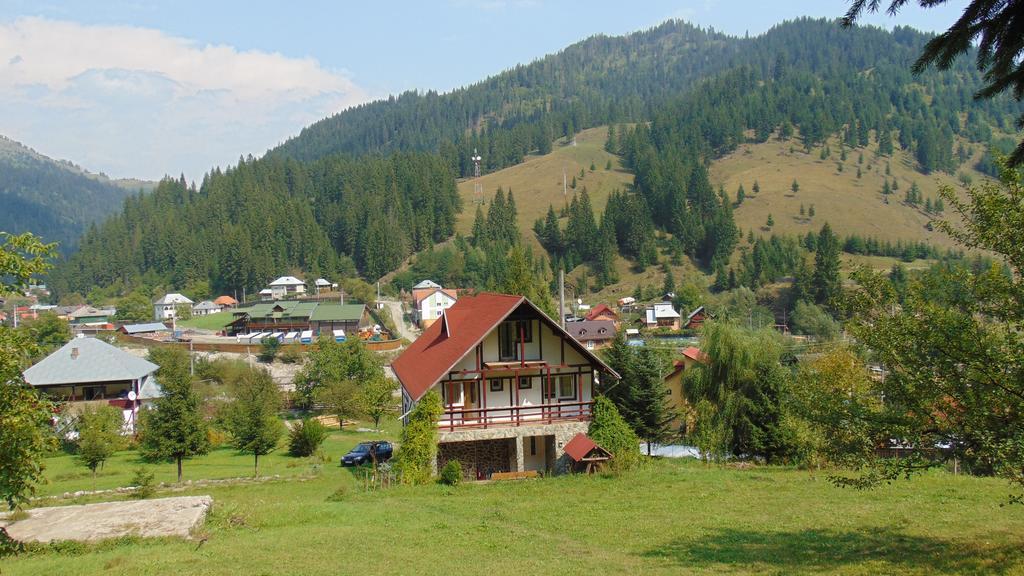 Pensiunea "La Sandel" Voineasa Exterior foto